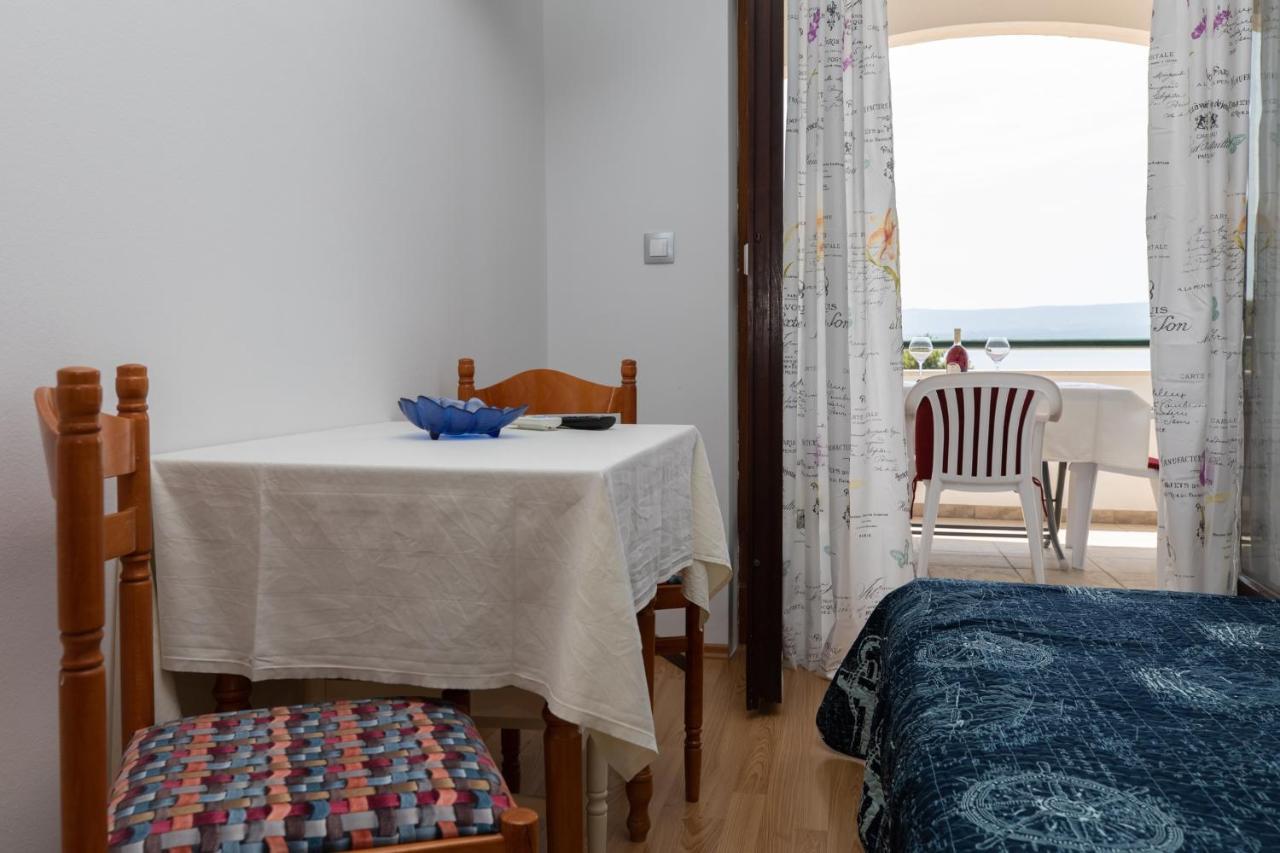 Apartments By The Sea Medici, Omis - 1046 Mimice Luaran gambar