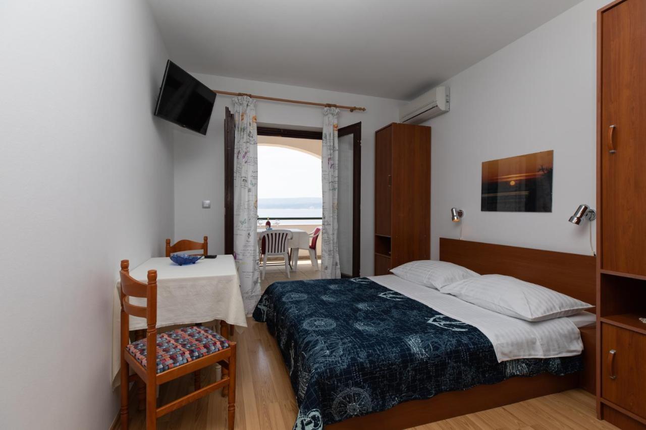 Apartments By The Sea Medici, Omis - 1046 Mimice Luaran gambar